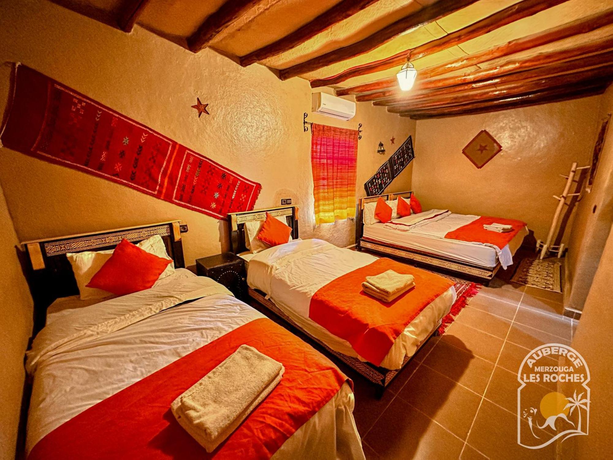 Riad Les Roches Merzouga Esterno foto